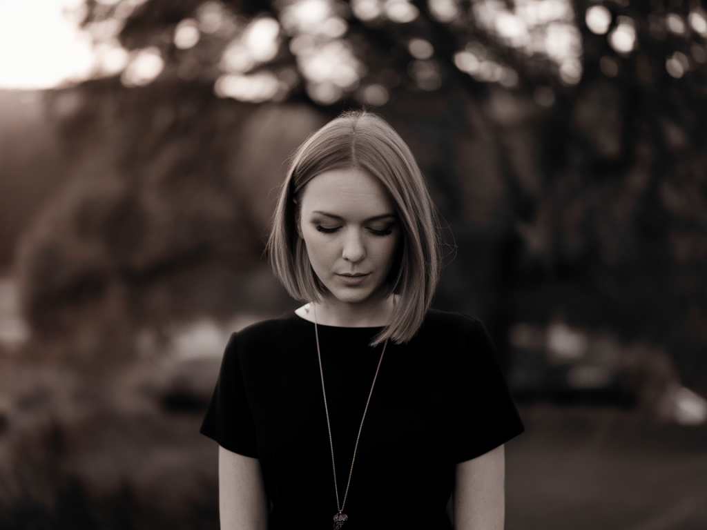 Which subtle caption tweaks make strangers stop scrolling and share your post